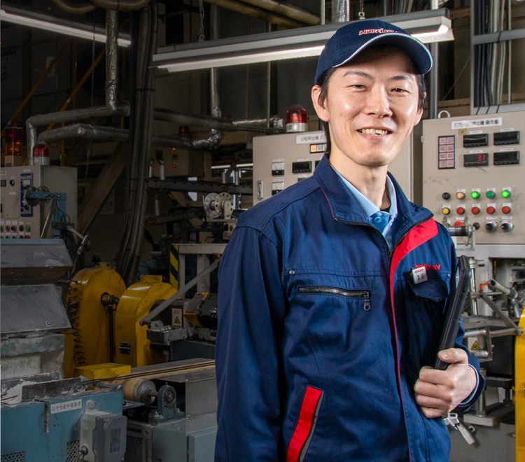 諦めずに問題に取り組み、解決できた時は達成感があります。